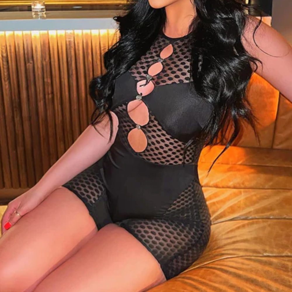 Fashion Nova ‘It Girl’ Black Romper
